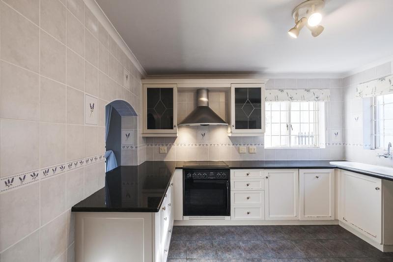 4 Bedroom Property for Sale in Clovelly Western Cape